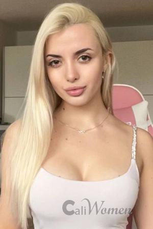 227347 - Daryna Age: 22 - Ukraine