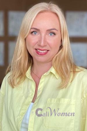 227687 - Luliia Age: 53 - Mexico